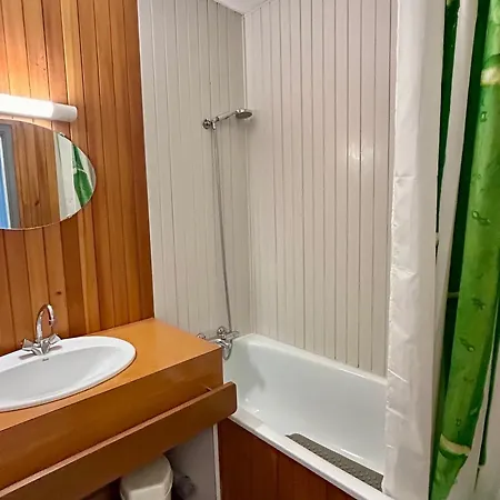 Appartement Bord De Avec Balcon Et Parking - Fr-1-652-47 *