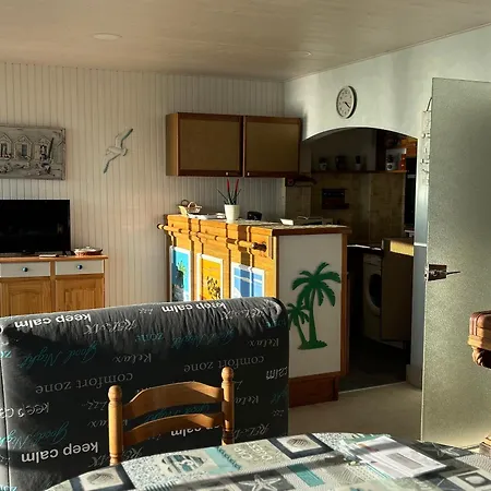 Bord De Avec Balcon Et Parking - Fr-1-652-47 *