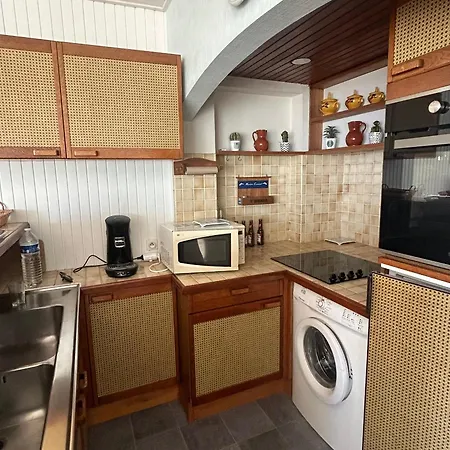 דירה Bord De Avec Balcon Et Parking - Fr-1-652-47 *